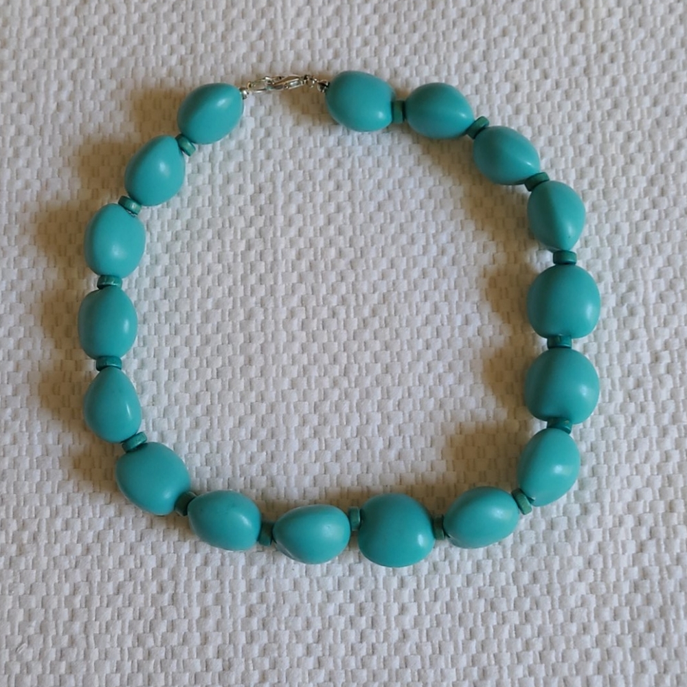 Turquoise beaded necklace